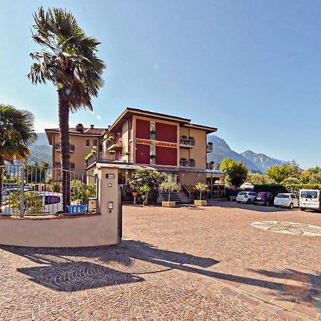 Hotel Angelini Torbole Sul Garda Zewnętrze zdjęcie